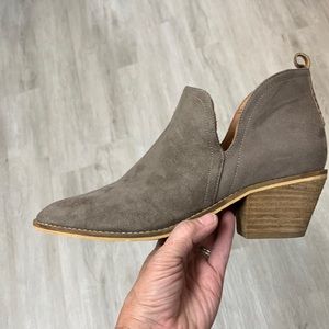 Corkys Stassi Boot Taupe 11